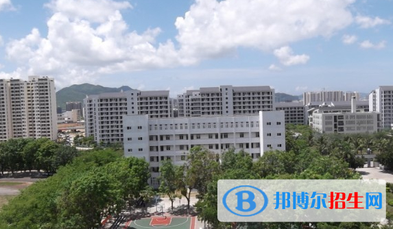 西南大學(xué)三亞中學(xué)地址在哪里，哪個(gè)地區(qū)，哪個(gè)城市