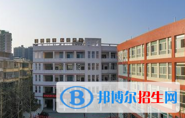 成都圣亞技工學(xué)校地址在哪里，哪個(gè)地區(qū)，哪個(gè)城市?