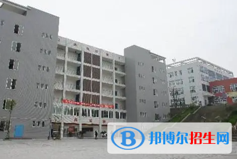 2023四川自貢市高級(jí)技工學(xué)校多少錢(學(xué)費(fèi)明細(xì))