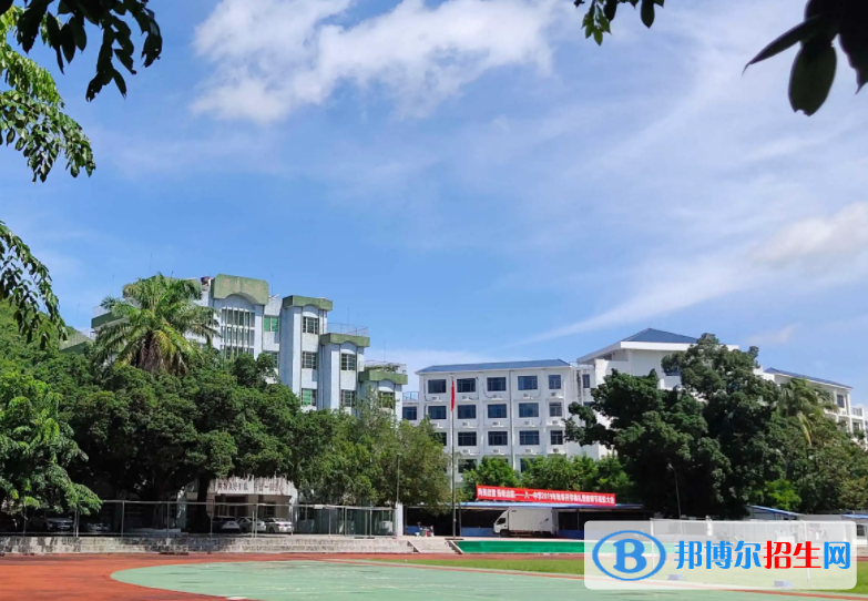 2023三亞市榆林八一中學(xué)多少錢(qián)(學(xué)費(fèi)明細(xì))