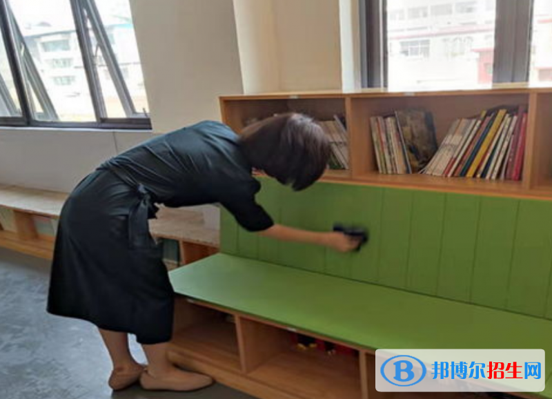 高考滿(mǎn)分作文：贊美老師（3篇）