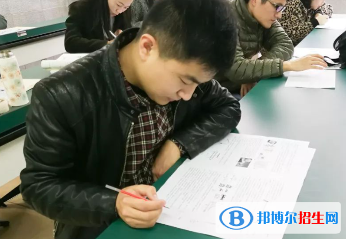 高考滿(mǎn)分作文：尊師重教，興家旺國(guó)（3篇）