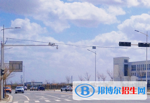新疆工業(yè)經(jīng)濟(jì)學(xué)校怎么樣、好不好(2023參考)