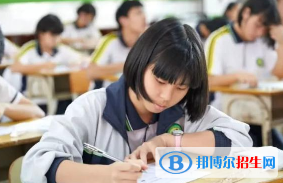 高考優(yōu)秀作文:生命的價(jià)值（3篇）