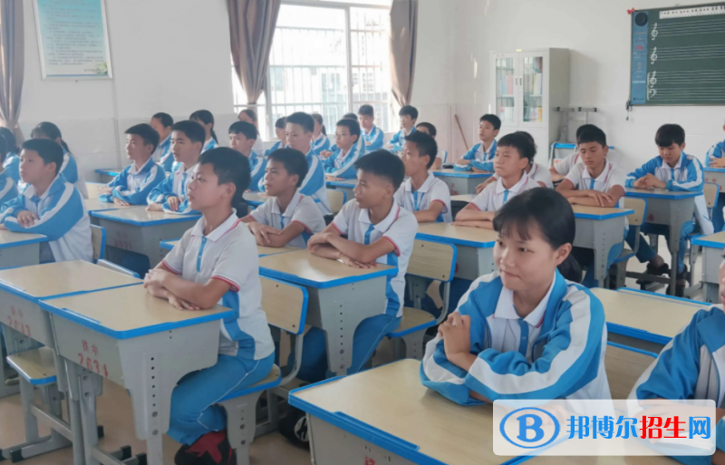 2023東方市鐵路中學(xué)招生計(jì)劃 招生人數(shù)是多少(附要求、條件、對(duì)象)