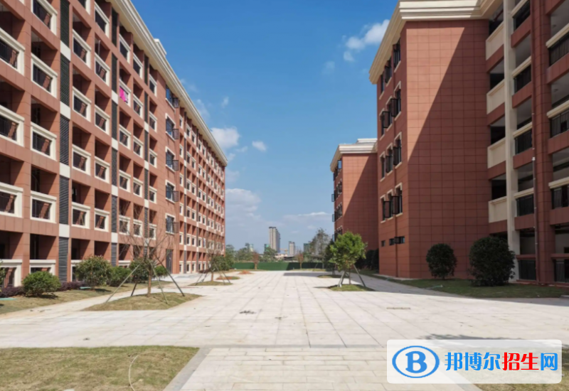 華東師范大學(xué)澄邁實(shí)驗(yàn)中學(xué)地址在哪里，哪個(gè)地區(qū)，哪個(gè)城市