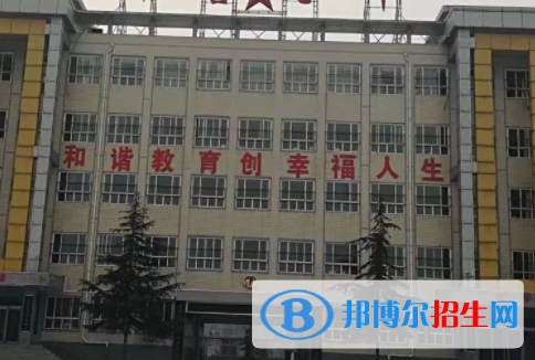 邢臺(tái)市第七中學(xué)職高班地址在哪里，哪個(gè)地區(qū)，哪個(gè)城市?