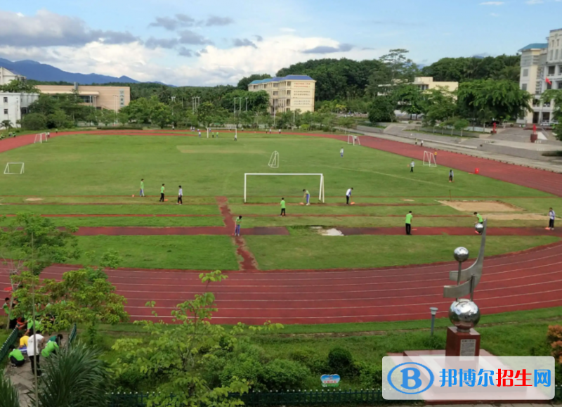 萬寧市民族中學(xué)地址在哪里，哪個(gè)地區(qū)，哪個(gè)城市