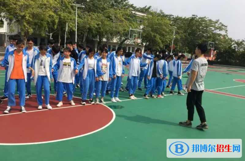2023東方市瓊西中學(xué)招生簡(jiǎn)章