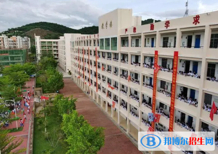 2023昌江縣礦區(qū)中學多少錢(學費明細)