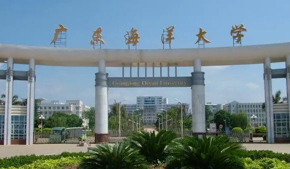 右江民族醫(yī)學院和廣東海洋大學怎么選？哪個好？附全國排名和分數(shù)線