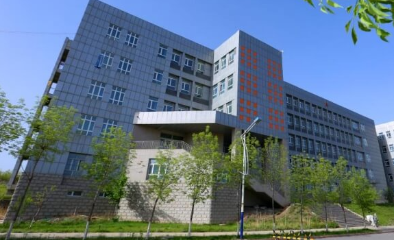 南京工業(yè)大學(xué)和新疆工程學(xué)院怎么選？哪個好？附分?jǐn)?shù)線