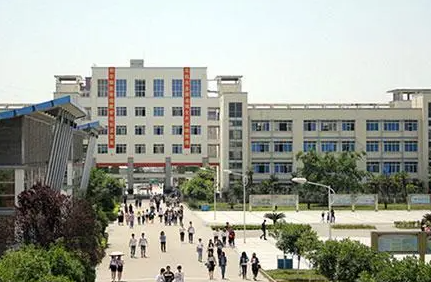 2023四川科華高級(jí)技工學(xué)校醫(yī)藥衛(wèi)生類對(duì)口高考班多少錢 四川科華高級(jí)技工學(xué)校醫(yī)藥衛(wèi)生類對(duì)口高考班各專業(yè)學(xué)費(fèi)收費(fèi)標(biāo)準(zhǔn)