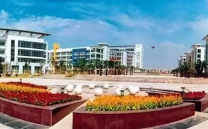 江蘇省六合高級中學地址，乘車路線