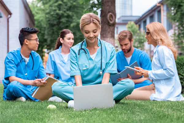 廣州開設商務英語專業(yè)的中職學校名單一覽表