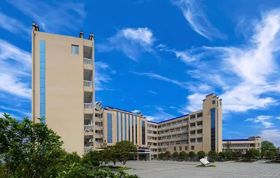 2023年貴州中專學(xué)校好還是職高好