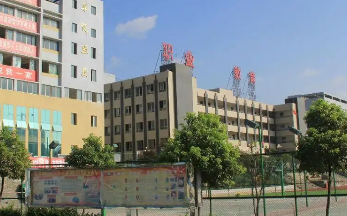 2023黔南排名前八的計算機學(xué)校名單