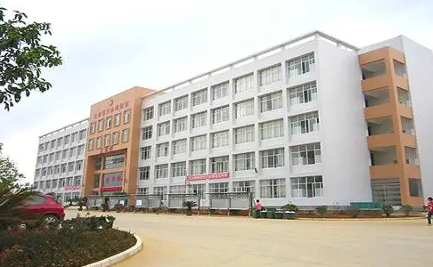2024文山排名前五的計算機學(xué)校名單
