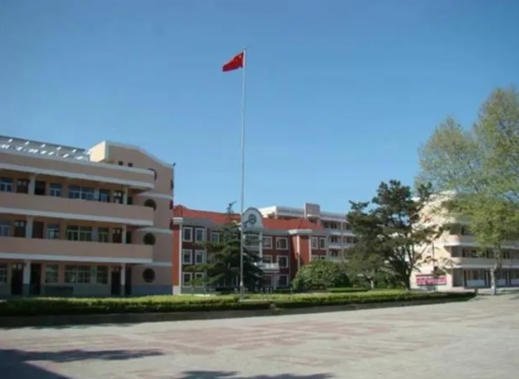 鹽城市龍岡中學怎么樣、好不好