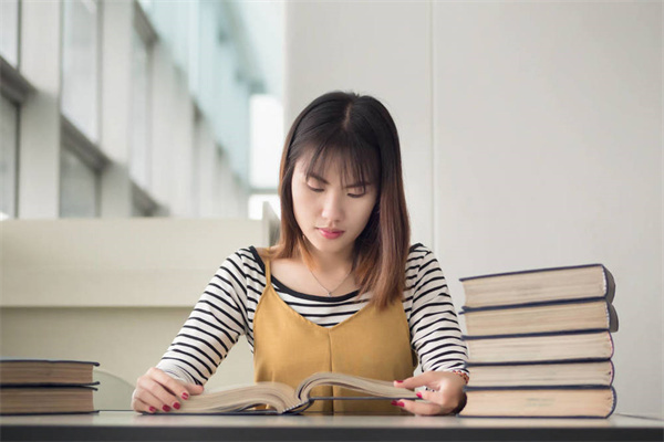 遼寧輕工職業(yè)學院藝術(shù)類學費2023年多少錢