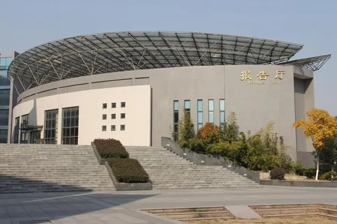 無錫市青山高級中學(xué)怎么樣、好不好