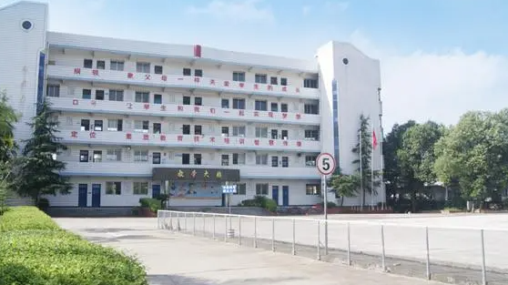 2023自貢排名前六的新能源汽車學(xué)校名單