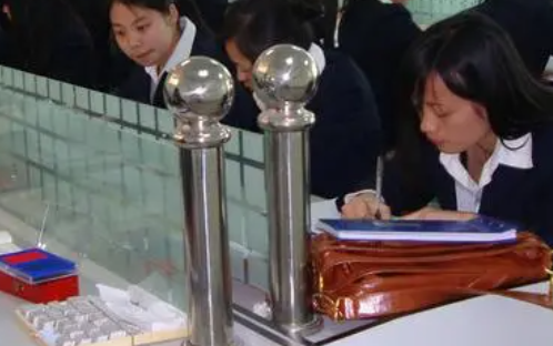 昆明2023年女生讀中專(zhuān)讀什么好