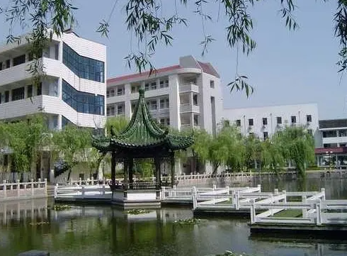 江陰市成化高級(jí)中學(xué)地址，乘車路線