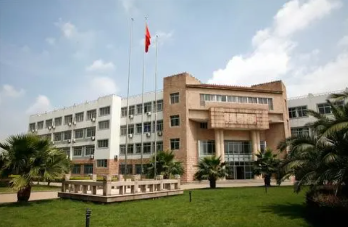 寧波市效實(shí)中學(xué)地址，乘車(chē)路線