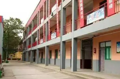 運城市實強汽車科技學(xué)校網(wǎng)站網(wǎng)址主頁