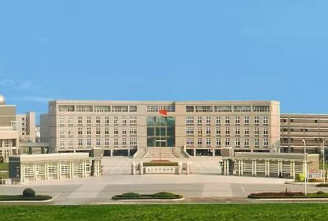 浙江省平湖中學(xué)地址，乘車路線