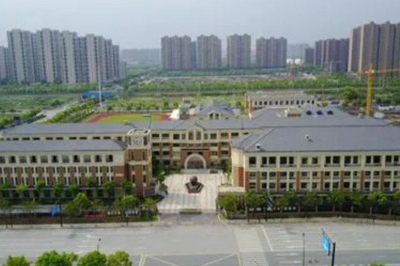 杭州建德育才高級(jí)中學(xué)地址，乘車(chē)路線(xiàn)