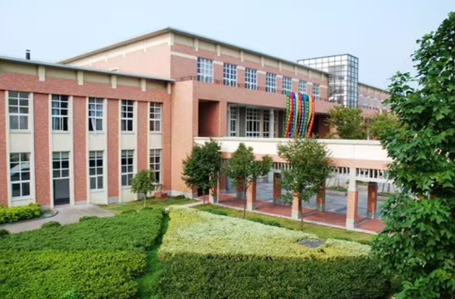 寧波市鎮(zhèn)海區(qū)龍賽中學(xué)地址，乘車路線