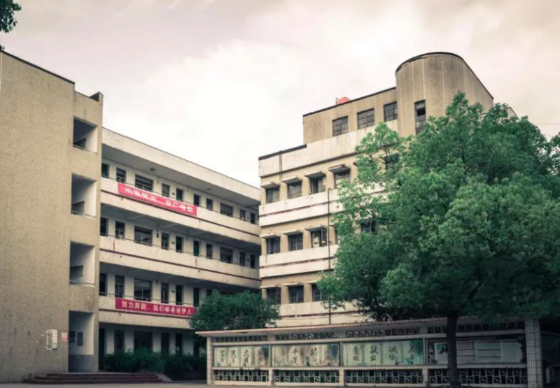 余姚市第二中學(xué)地址，乘車路線