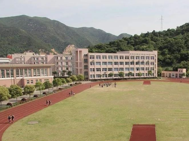 象山西周中學(xué)地址，乘車路線