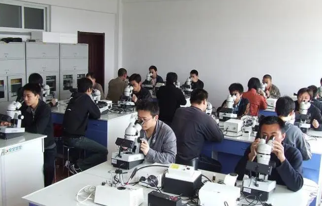 東北工業(yè)學校網站網址主頁