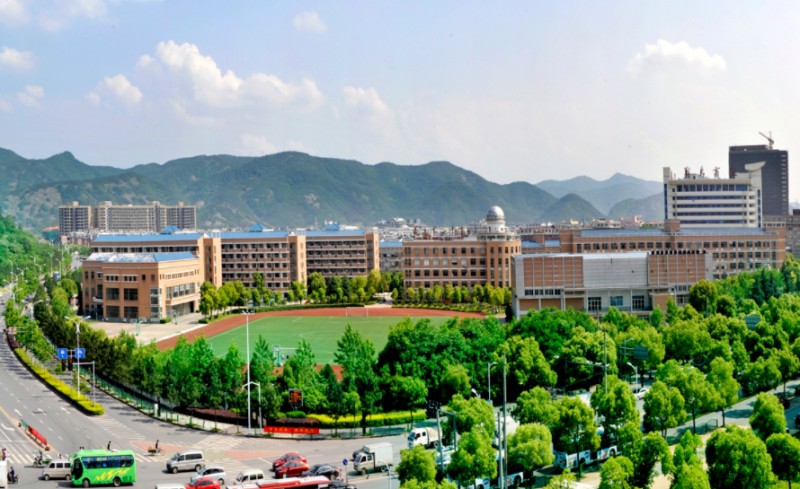 義烏市第二中學(xué)地址，乘車路線