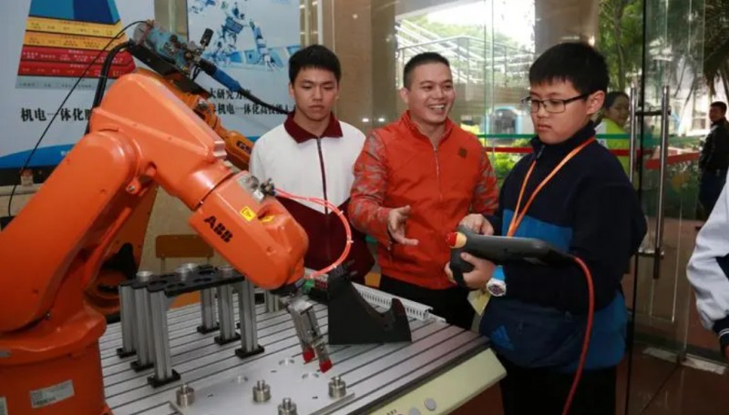 江西2024年高中畢業(yè)中專學(xué)校都有什么專業(yè)