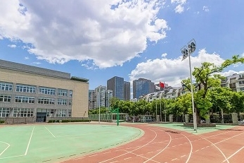 北京市東直門中學(xué)地址，乘車路線