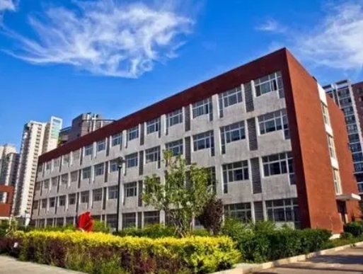 對外經(jīng)濟(jì)貿(mào)易大學(xué)附屬中學(xué)地址，乘車路線