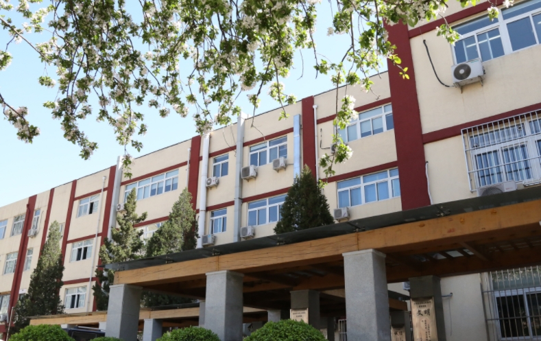 北京化工大學(xué)附屬中學(xué)地址，乘車路線