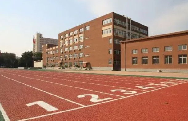 北京師范大學(xué)第三附屬中學(xué)地址，乘車路線
