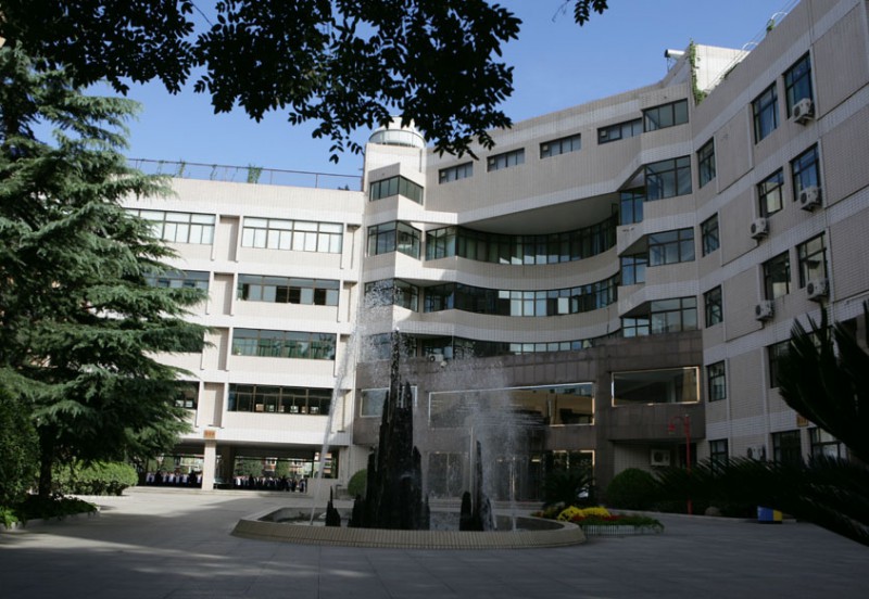 首都師范大學(xué)附屬中學(xué)第一分校地址，乘車路線