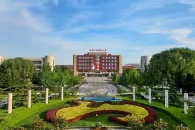 首都經(jīng)濟(jì)貿(mào)易大學(xué)附屬中學(xué)怎么樣、好不好