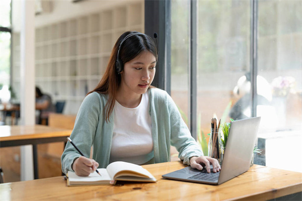 內蒙古醫(yī)科大學VS西安信息職業(yè)大學哪個實力更強？