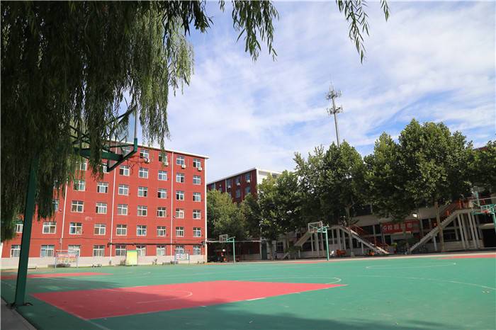 貴州2024鐵路女生上什么中專學校好