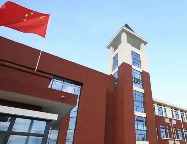 人大附中石景山學(xué)校地址，乘車路線