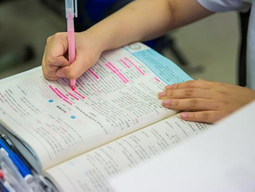 大專分數(shù)線最低的學校有哪些？?？乒k大學最低多少分能上