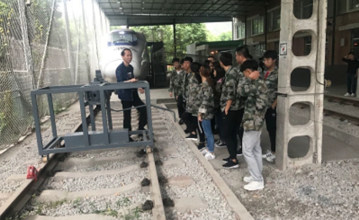 貴州2024年初中生學(xué)鐵路學(xué)校怎樣