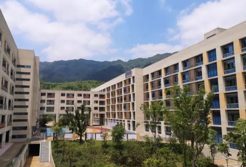 重慶市朝陽中學(xué)校地址，乘車路線
